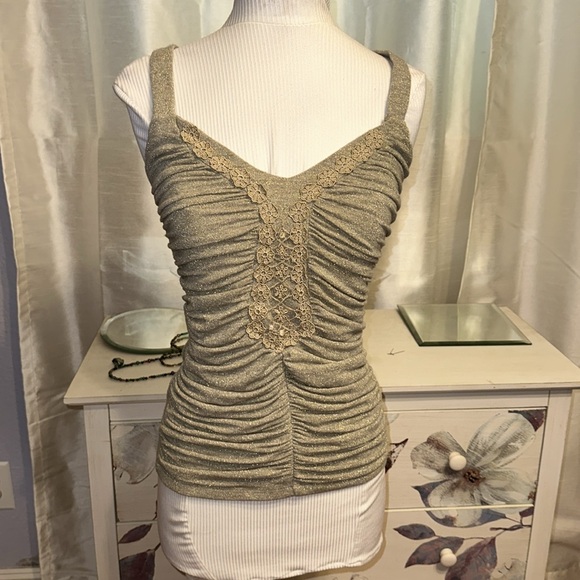 XOXO Ruched Top - Picture 4 of 11